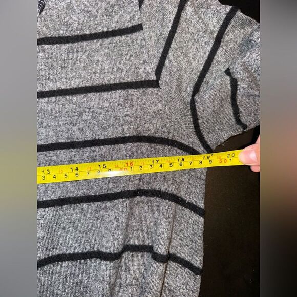 Soft Surroundings Soft Cozy Gray and Black Stripe Tunic Top Women's Size XL EUC - Picture 7 of 8